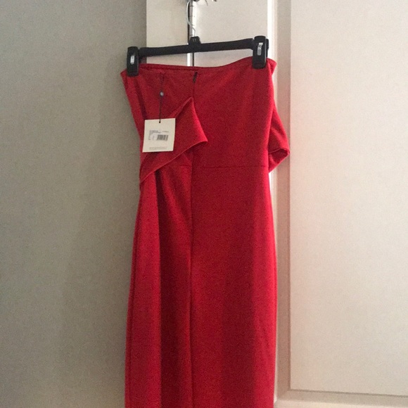 Formal red dress - Picture 3 of 7